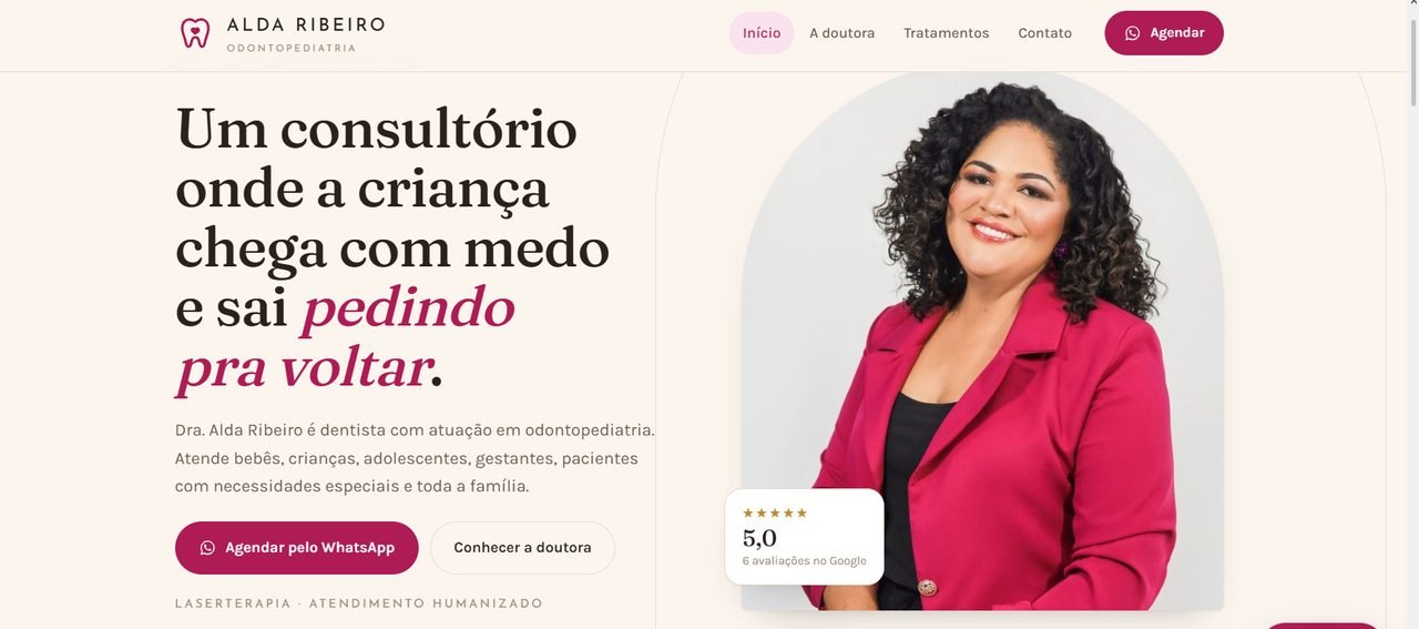 Página inicial do site da Dra. Alda Ribeiro, odontopediatria, com fotografia da profissional e botão de agendamento